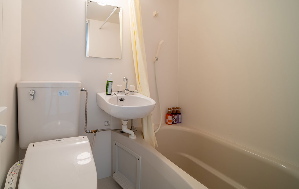 image:Single Room3